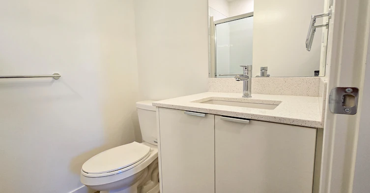 2105-8500 19 Avenue Southeast, Calgary, AB, T2A 7W8 - 8