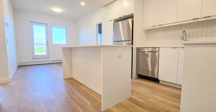 2105-8500 19 Avenue Southeast, Calgary, AB, T2A 7W8 - 2
