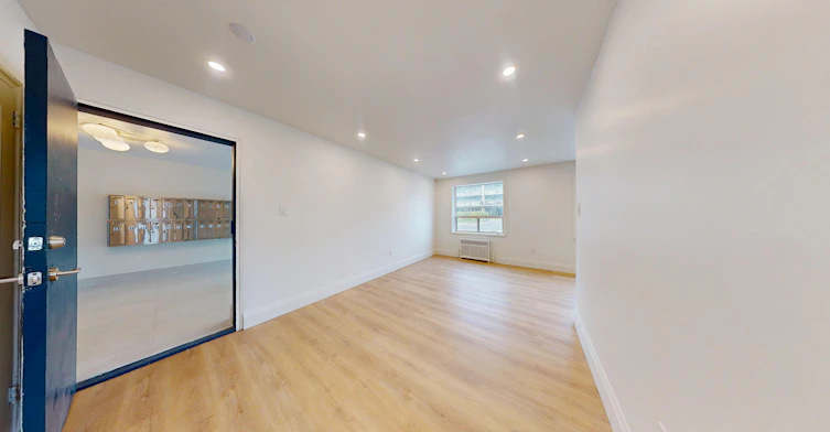 1 Marquette Avenue, Toronto, ON, M6A 1X8 - 4