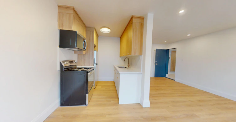 1 Marquette Avenue, Toronto, ON, M6A 1X8 - 5