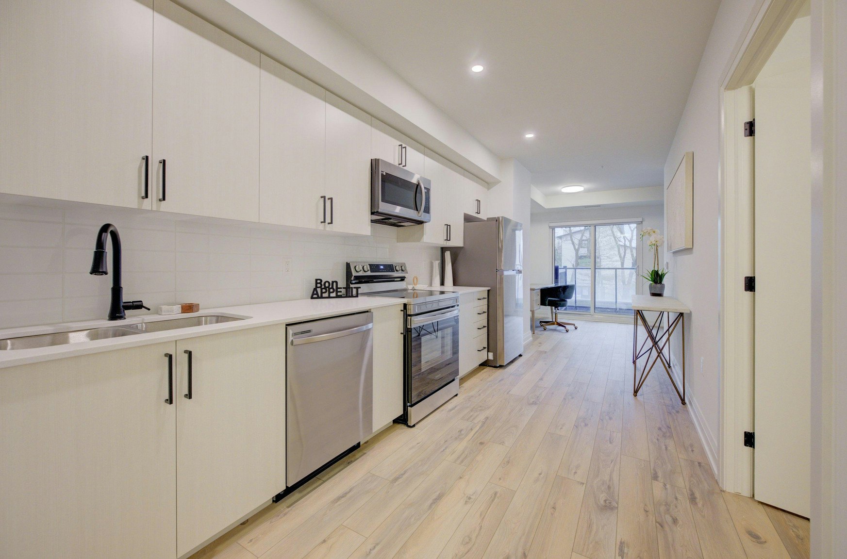 169 Borden Avenue North, Kitchener, ON, N2H 0E2