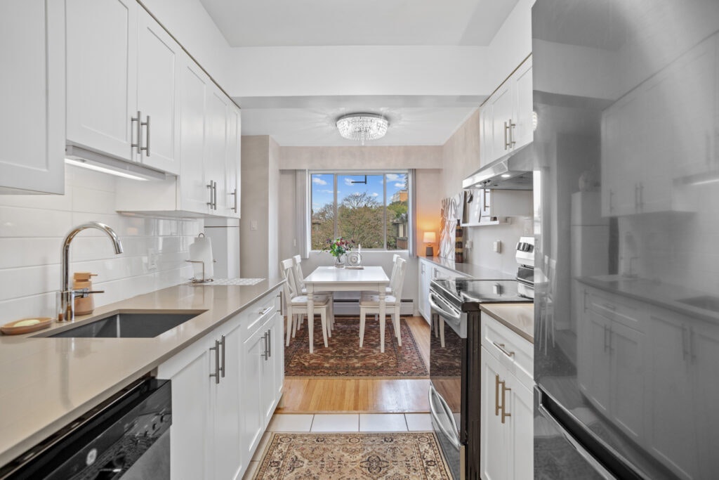 6162-4-6111 Tisdall Street, Vancouver, BC, V5Z 3M9