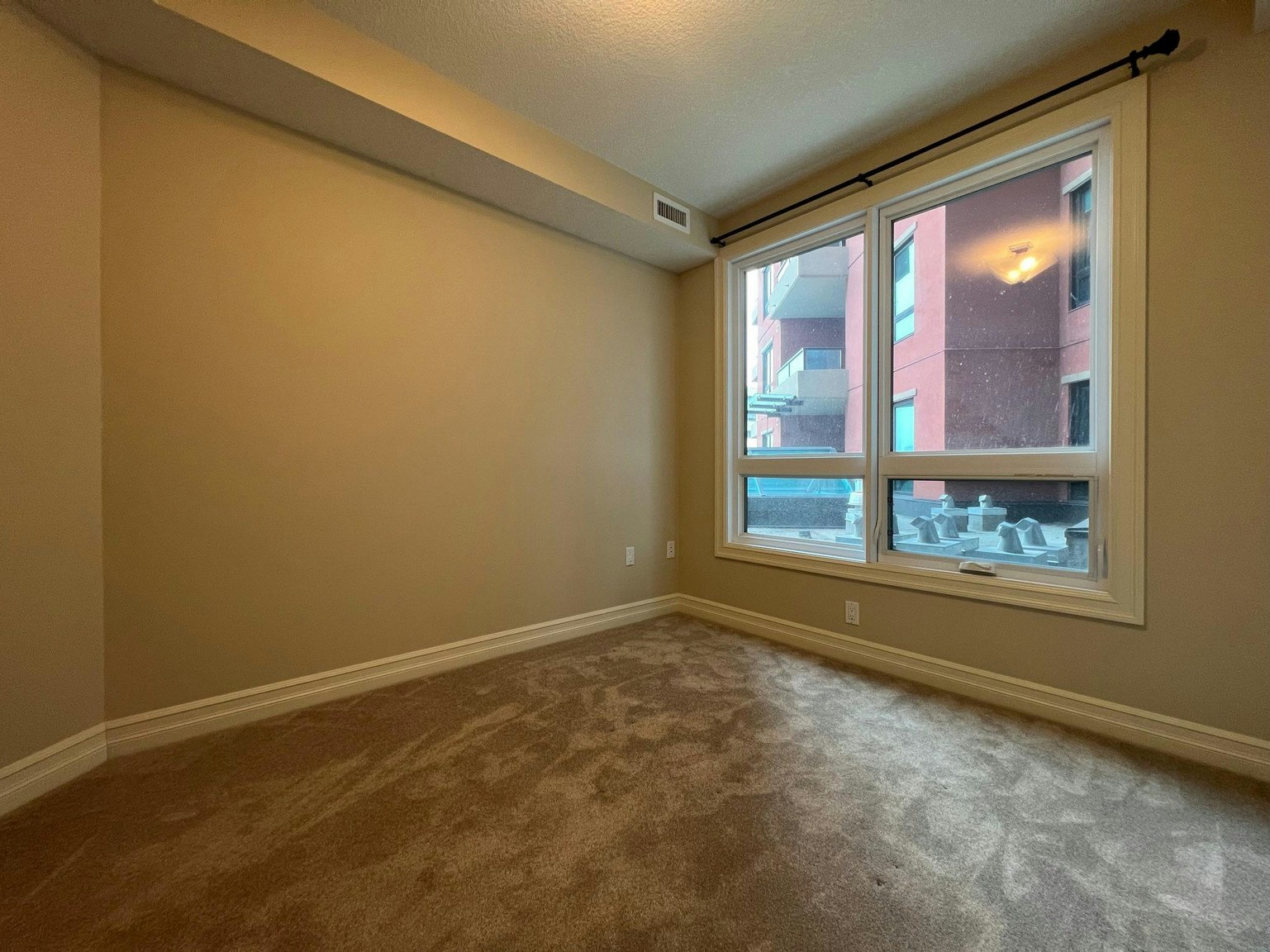 10142 111 Street Northwest, Edmonton, AB, T5K 1K6 - 6