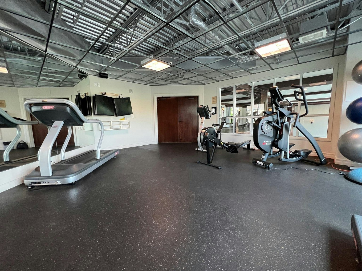 10142 111 Street Northwest, Edmonton, AB, T5K 1K6 - 15
