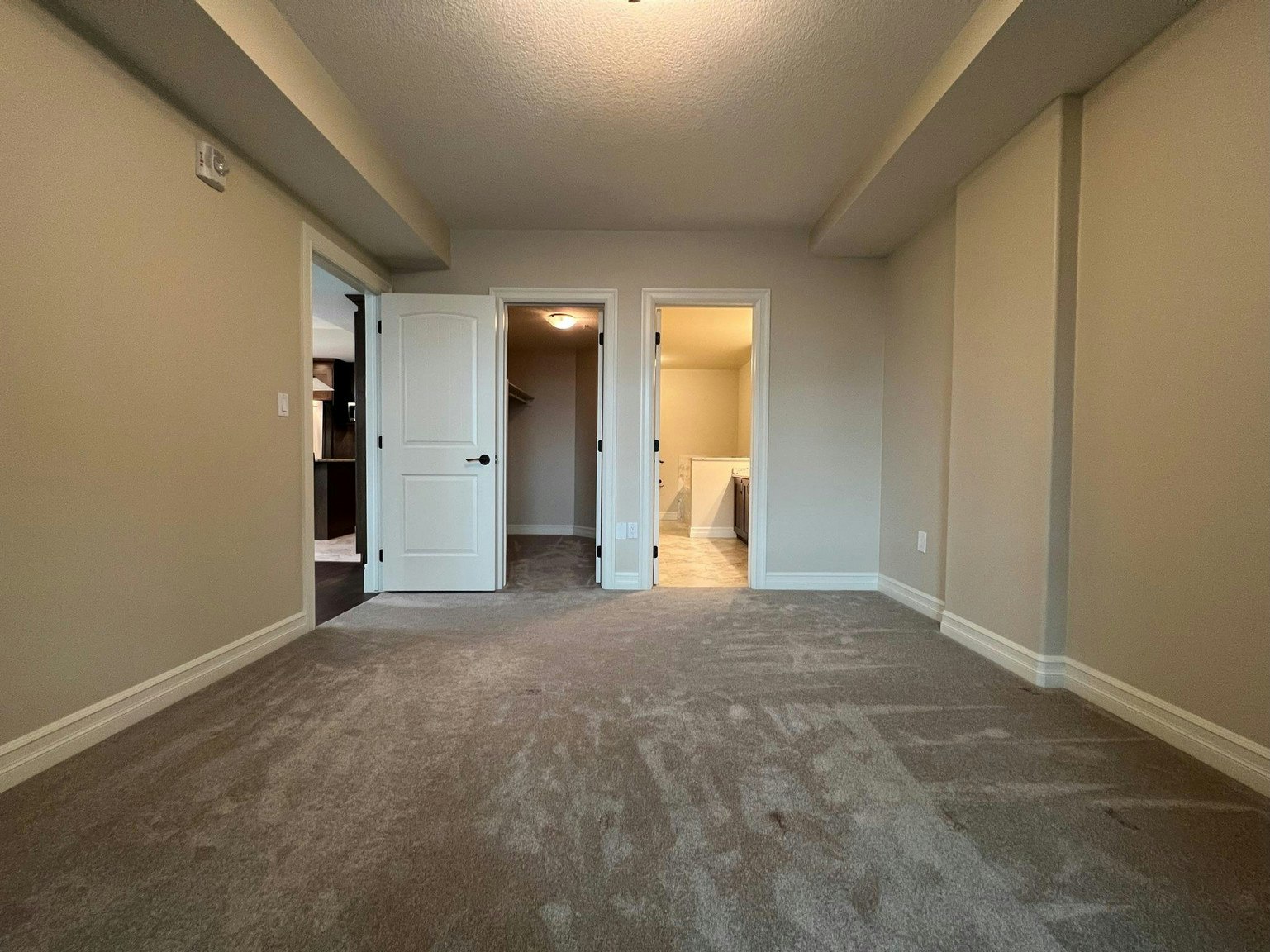 10142 111 Street Northwest, Edmonton, AB, T5K 1K6 - 7
