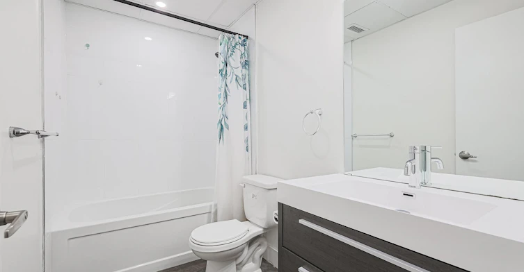 204-3020 Dundas Street West, Toronto, ON, M6P 1Z3 - 12