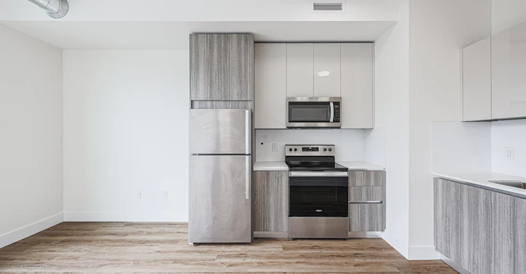 204-3020 Dundas Street West, Toronto, ON, M6P 1Z3 - 3