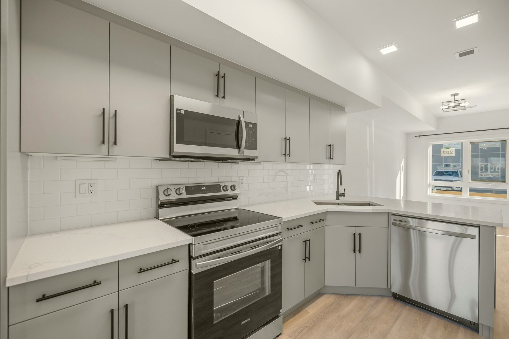 103-11 Merkel Manza Boulevard, Winnipeg, MB, R2C 5S2 - 2