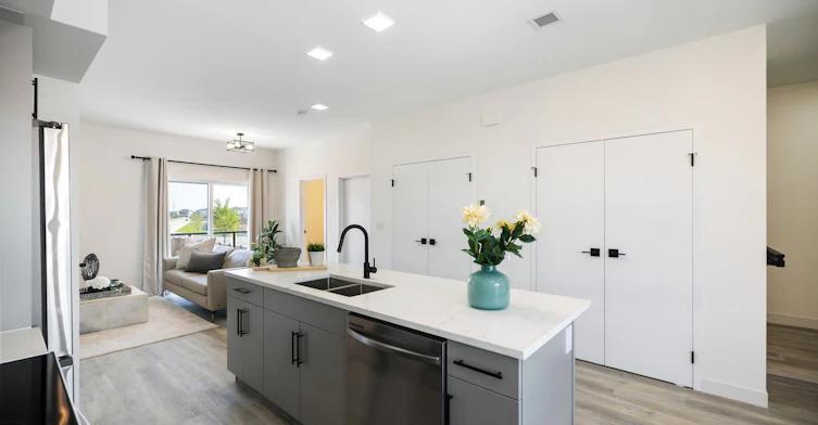 511-11 Merkel Manza Boulevard, Winnipeg, MB, R2C 5S2 - 12