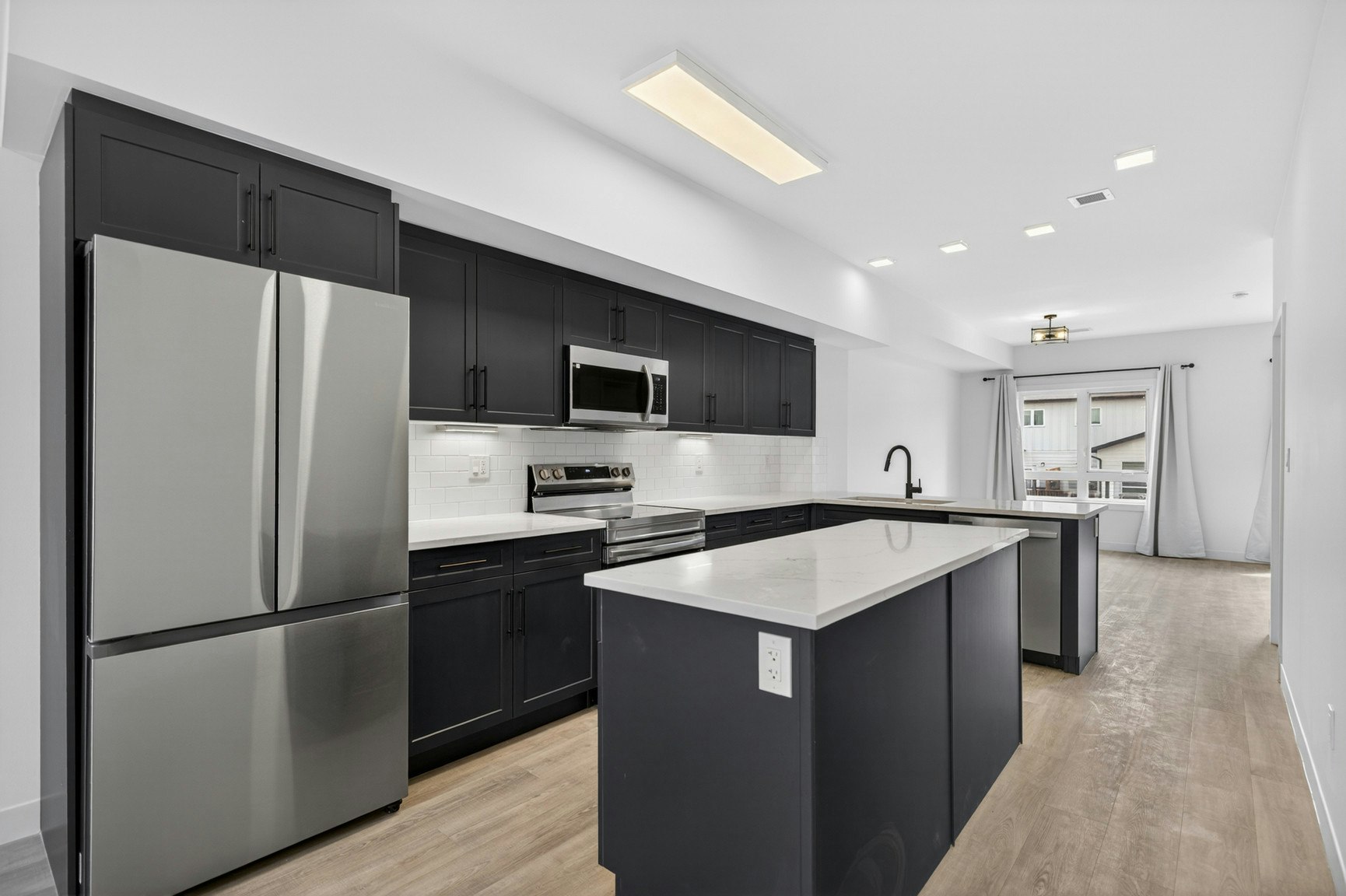 423-11 Merkel Manza Boulevard, Winnipeg, MB, R2C 5S2