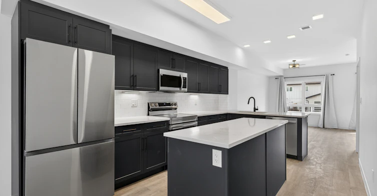 423-11 Merkel Manza Boulevard, Winnipeg, MB, R2C 5S2