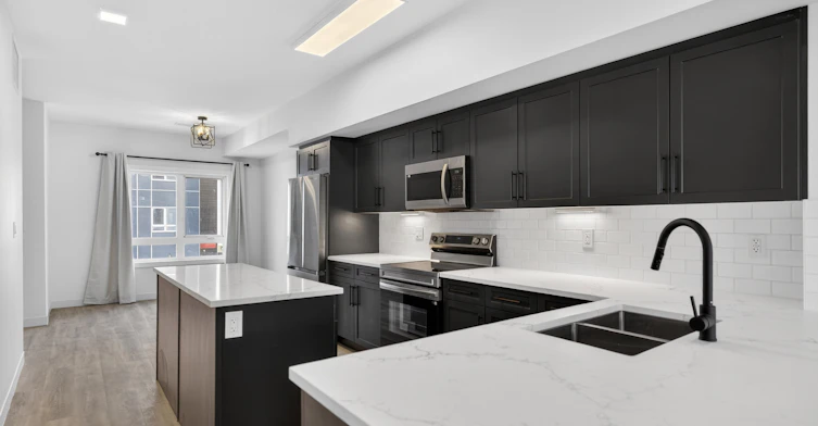 423-11 Merkel Manza Boulevard, Winnipeg, MB, R2C 5S2 - 2