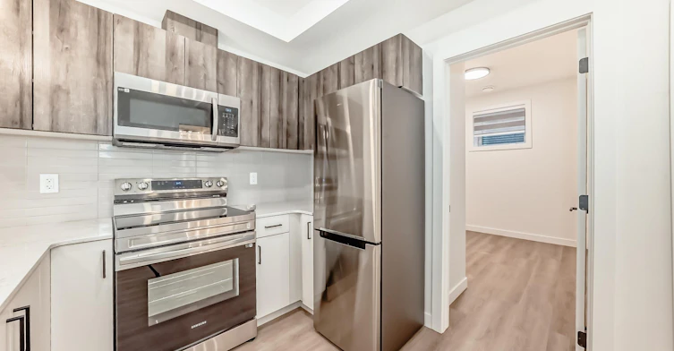 15720 103 Avenue Northwest, Edmonton, AB, T5P 0P6 - 5