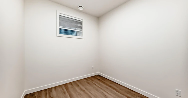 15720 103 Avenue Northwest, Edmonton, AB, T5P 0P6 - 15