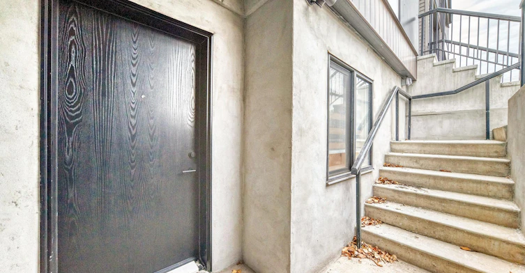 15720 103 Avenue Northwest, Edmonton, AB, T5P 0P6 - 2