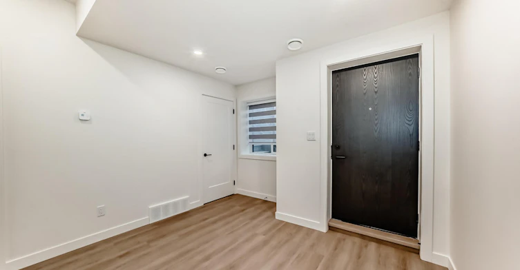 15720 103 Avenue Northwest, Edmonton, AB, T5P 0P6 - 4