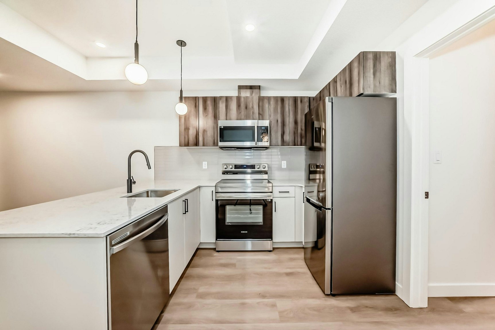 15720 103 Avenue Northwest, Edmonton, AB, T5P 0P6 - 6
