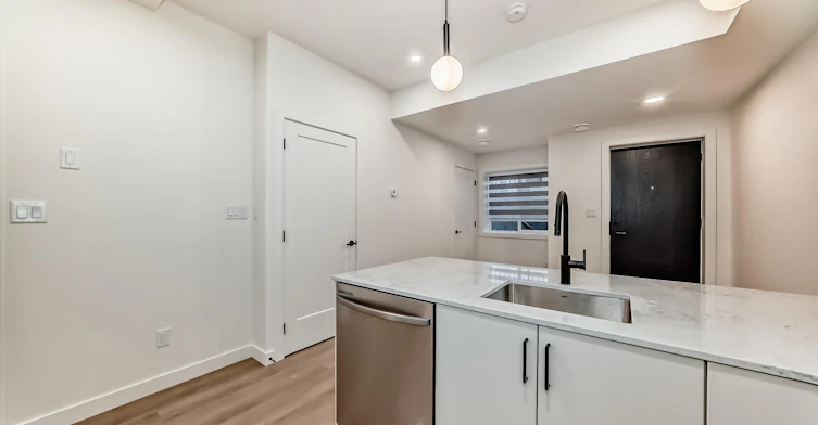 15720 103 Avenue Northwest, Edmonton, AB, T5P 0P6 - 8