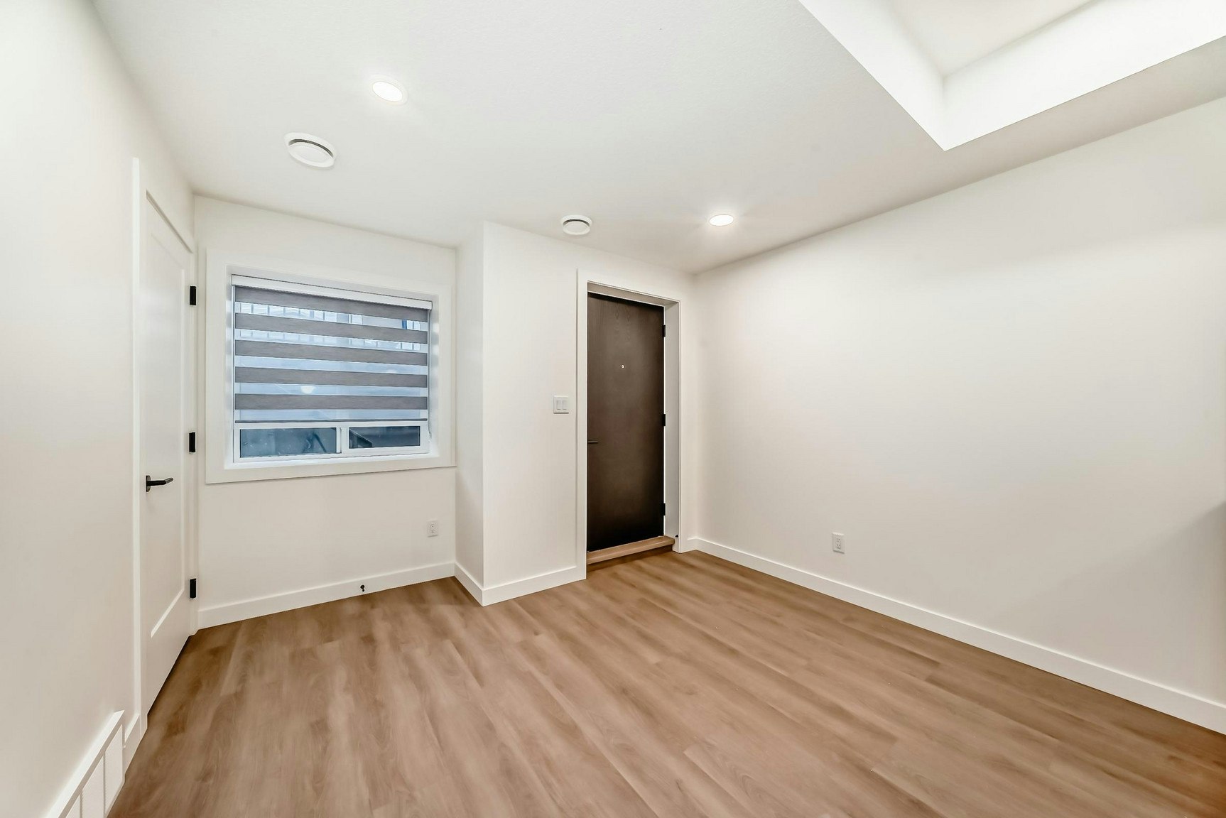 15720 103 Avenue Northwest, Edmonton, AB, T5P 0P6 - 12