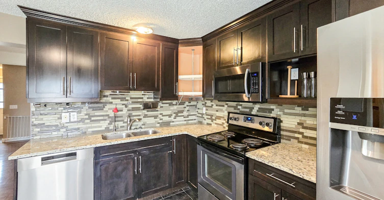 136 Castlegreen Close Northeast, Calgary, AB, T3J 1Y6 - 4