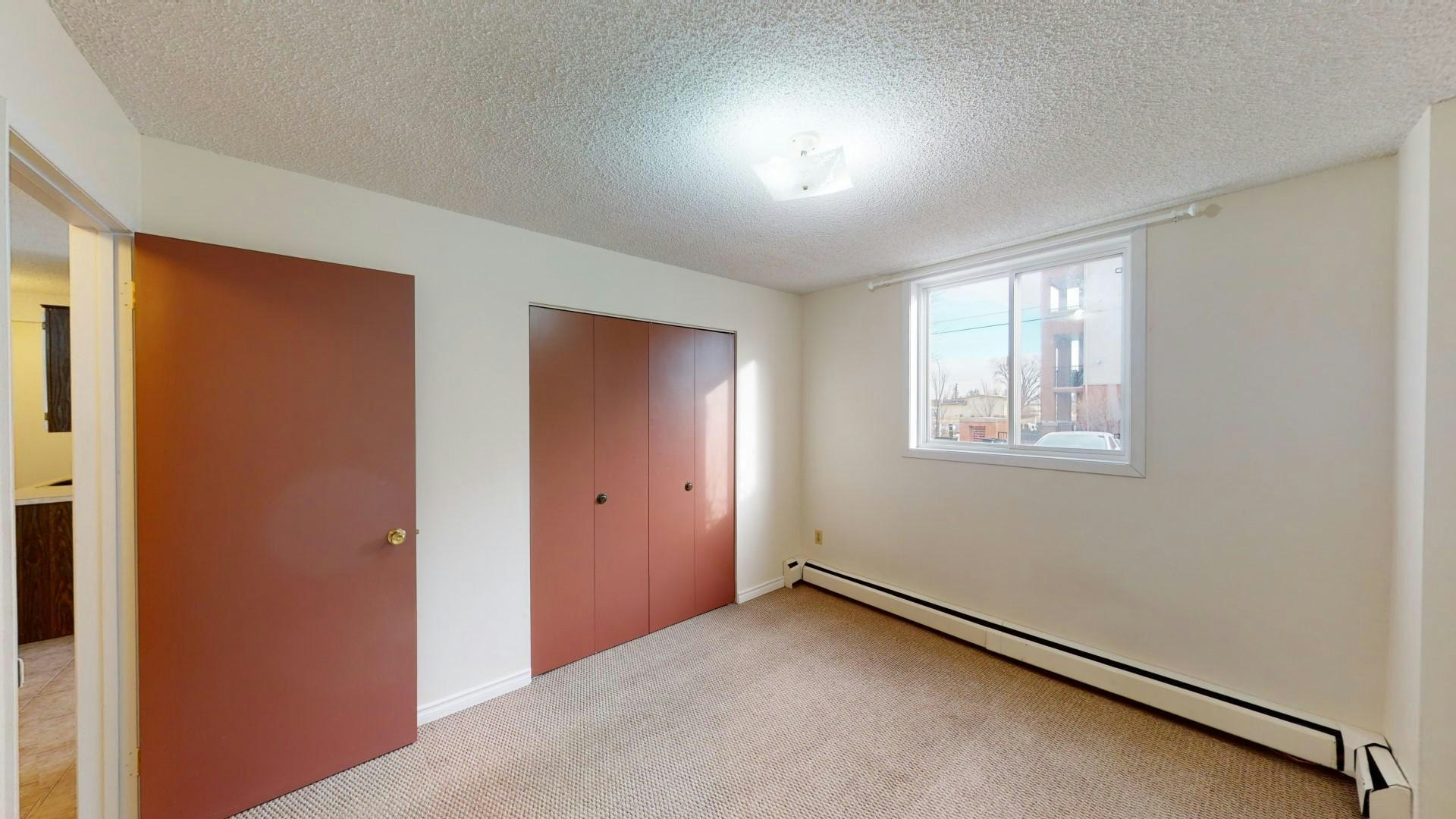 2420 1 Street Northwest, Calgary, AB, T2M 2T9 - 6