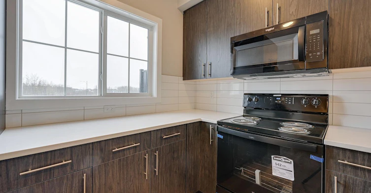 2610 Maple Way, Edmonton, AB, T6T 2R1 - 4