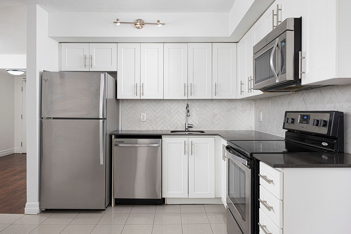 00310-297 Queens Avenue, Oakville, ON, L6H 2B4 - 8