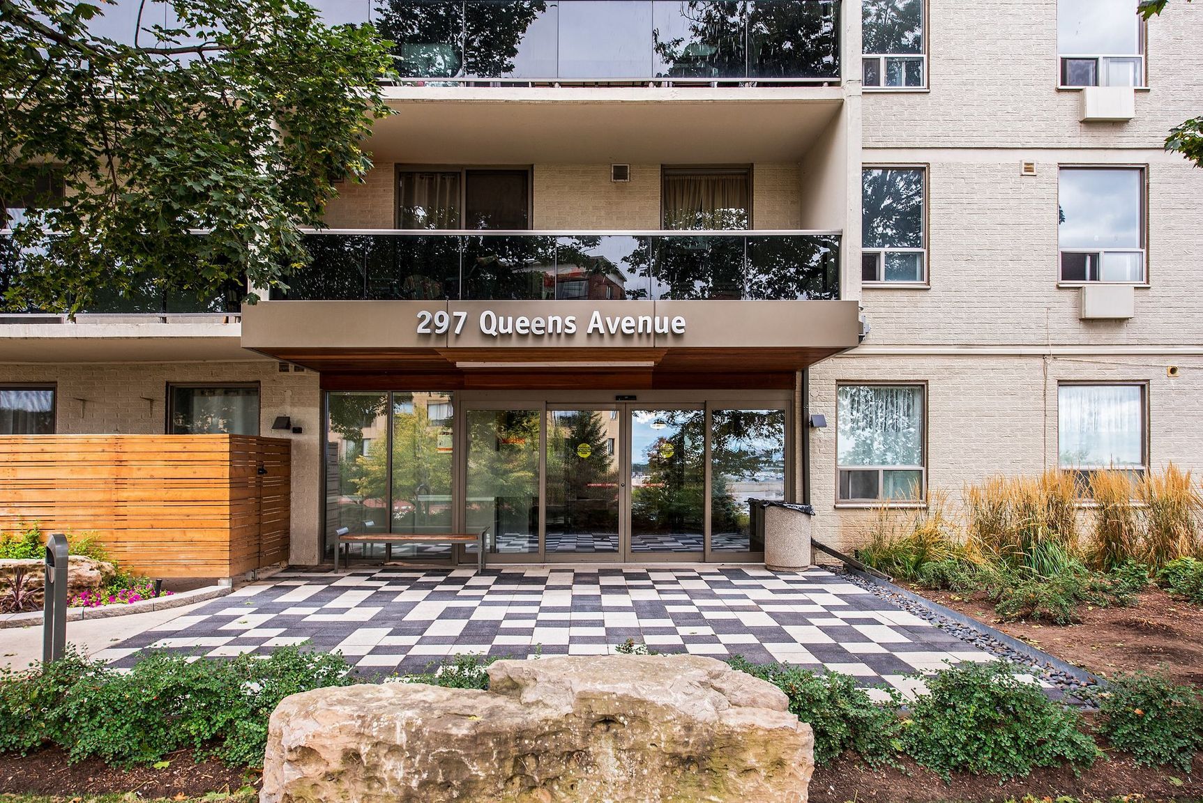 00310-297 Queens Avenue, Oakville, ON, L6H 2B4 - 13