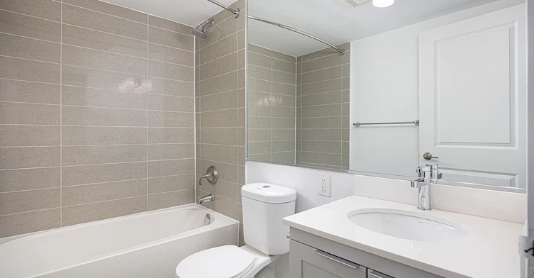 00310-297 Queens Avenue, Oakville, ON, L6H 2B4 - 9