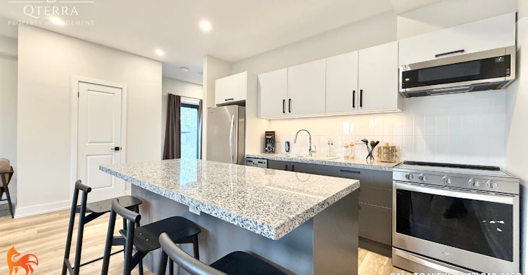 3-21 Batavia Avenue, Toronto, ON, M6N 4A1 - 2
