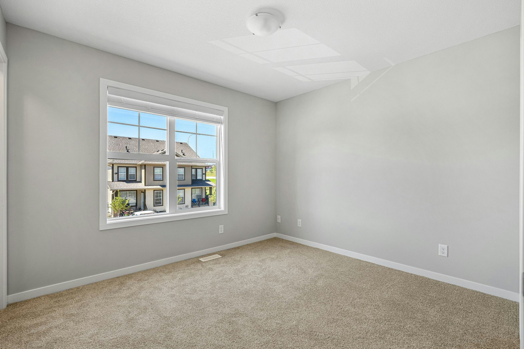 320 Heartland Crescent, Cochrane, AB, T4C 2P7 - 12