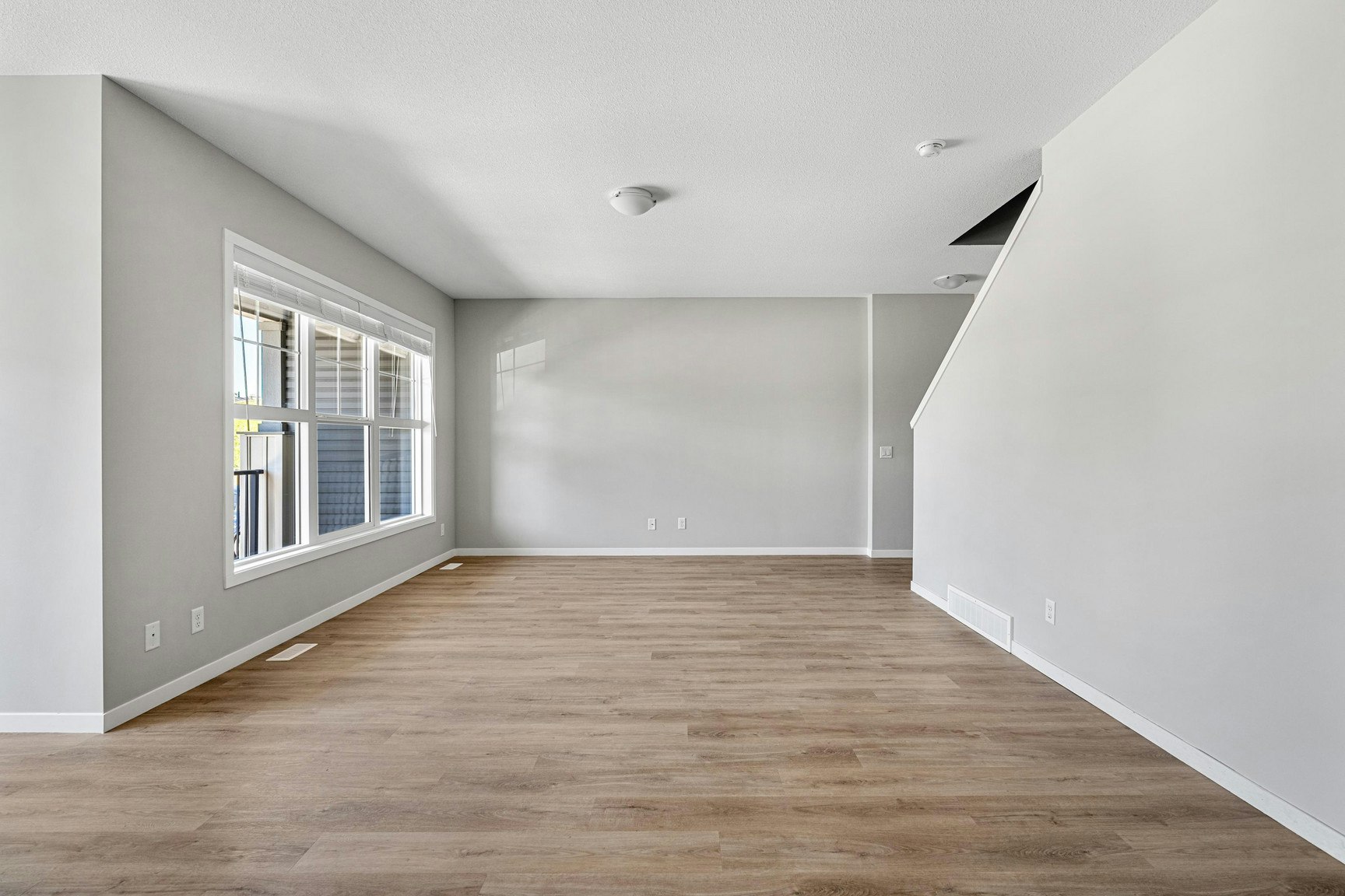 320 Heartland Crescent, Cochrane, AB, T4C 2P7 - 3