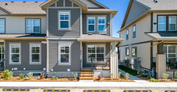 304-320 Heartland Crescent, Cochrane, AB, T4C 2P7