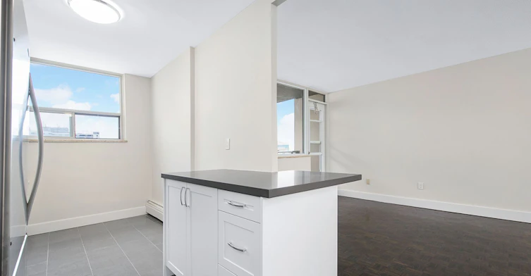0906-765 Steeles Avenue West, Toronto, ON, M2R 2S7 - 4