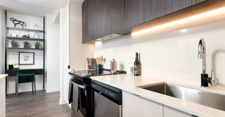 3405 Le Carrefour Boulevard, Laval, QC, H7T 0M9 - 10