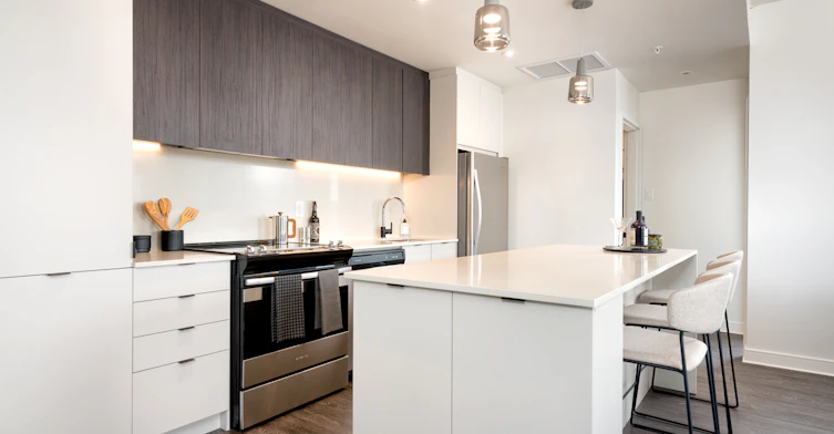 3405 Le Carrefour Boulevard, Laval, QC, H7T 0M9 - 11
