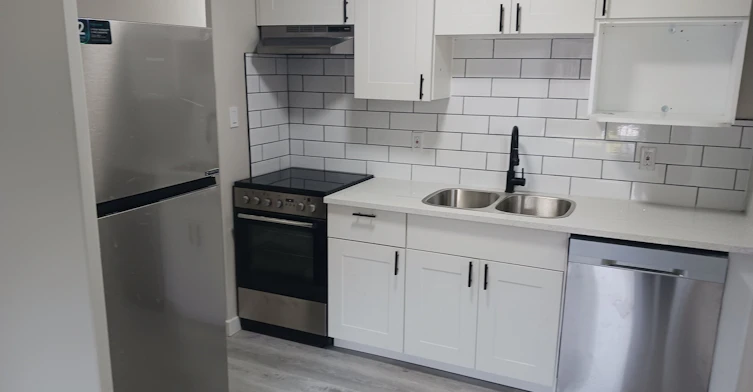10045 154 Street, Edmonton, AB, T5P 2H1 - 3