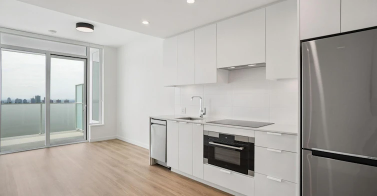 C-5780 Alberta Street, Vancouver, BC, V5Y 2T2 - 2
