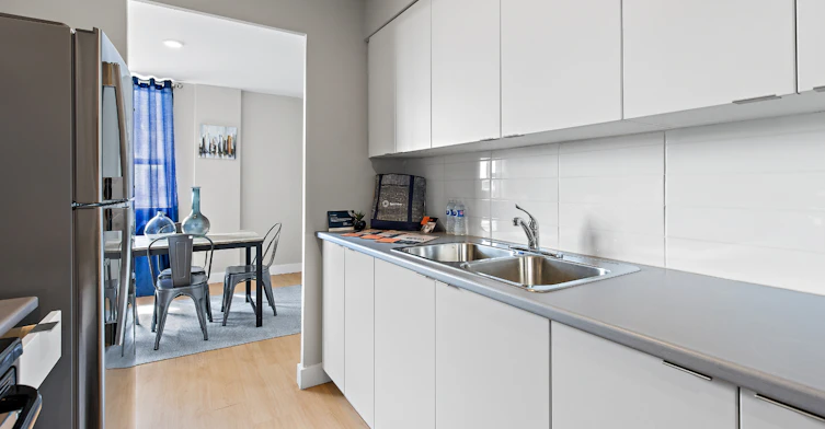 0624-1577 Lawrence Avenue West, Toronto, ON, M6L 1C4 - 5