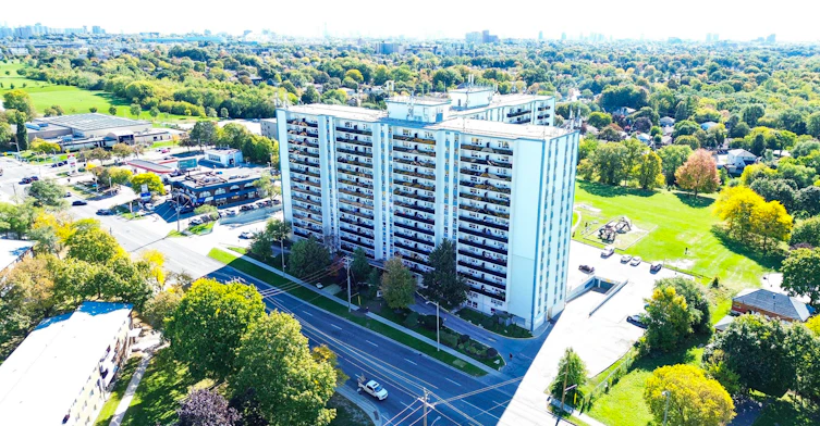 0624-1577 Lawrence Avenue West, Toronto, ON, M6L 1C4 - 2