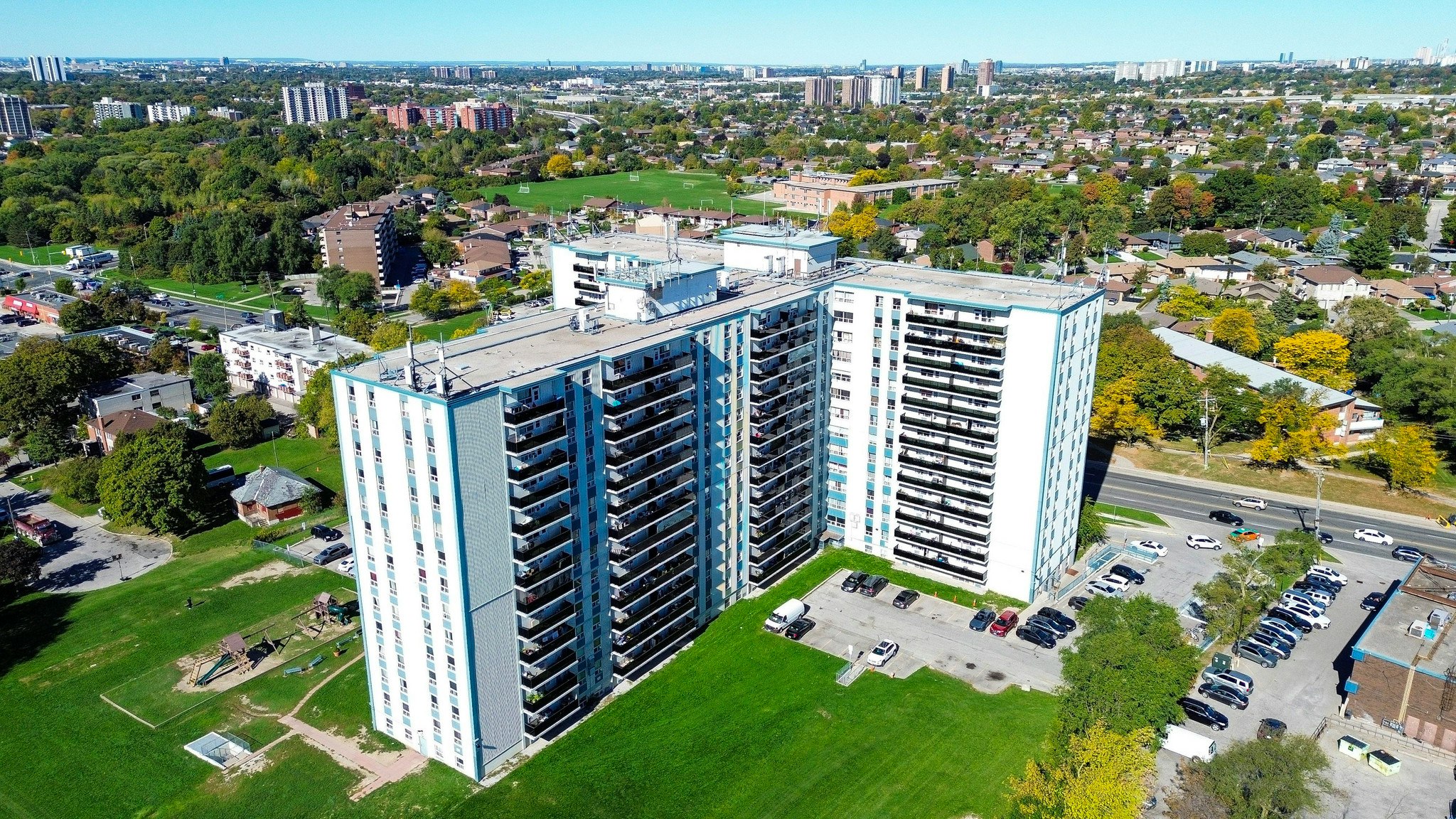 0624-1577 Lawrence Avenue West, Toronto, ON, M6L 1C4 - 3
