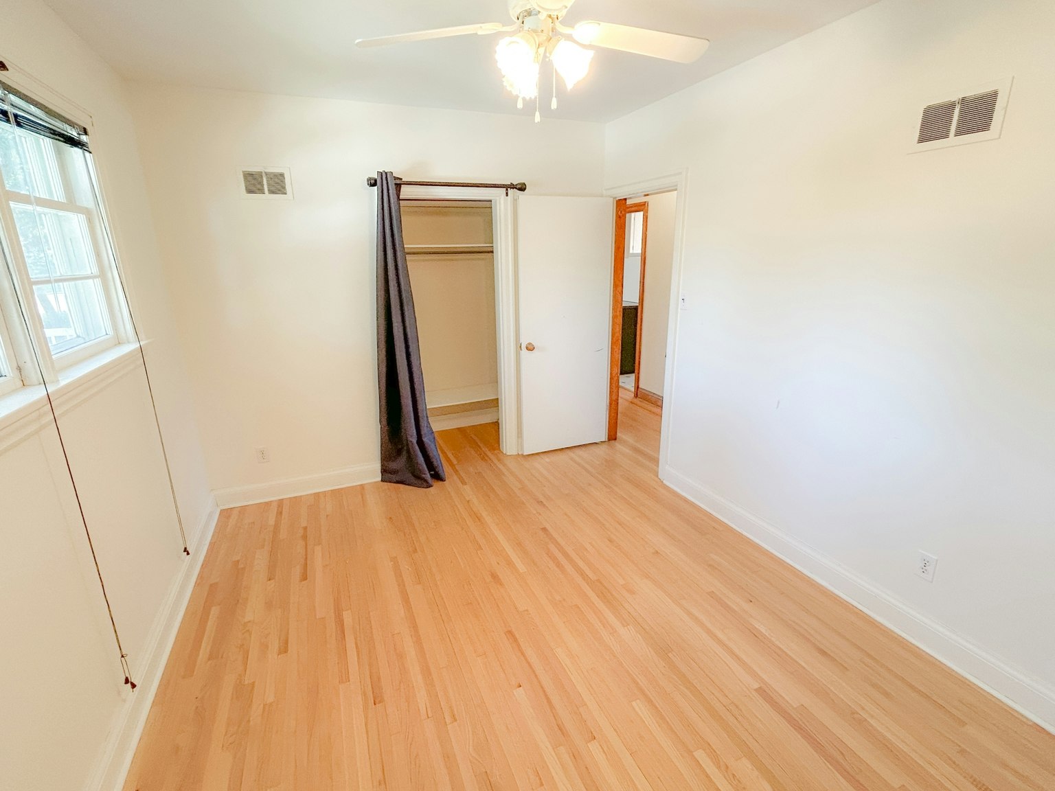 2712 A Sinton Avenue, Regina, SK, S4S 1K1 - 4