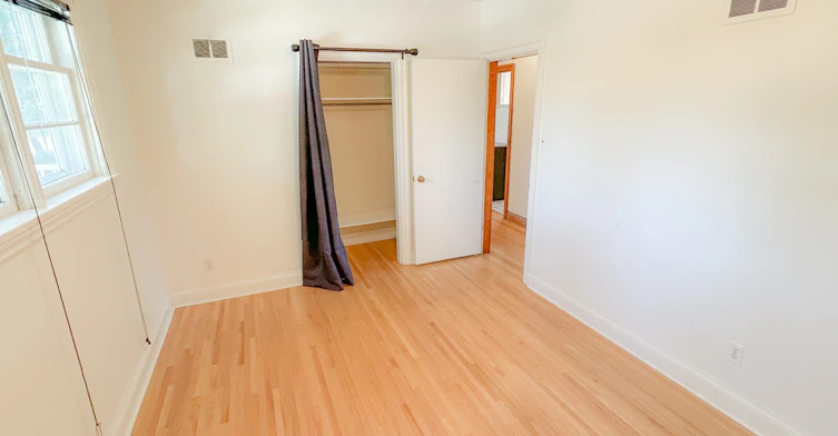 2712 A Sinton Avenue, Regina, SK, S4S 1K1 - 4