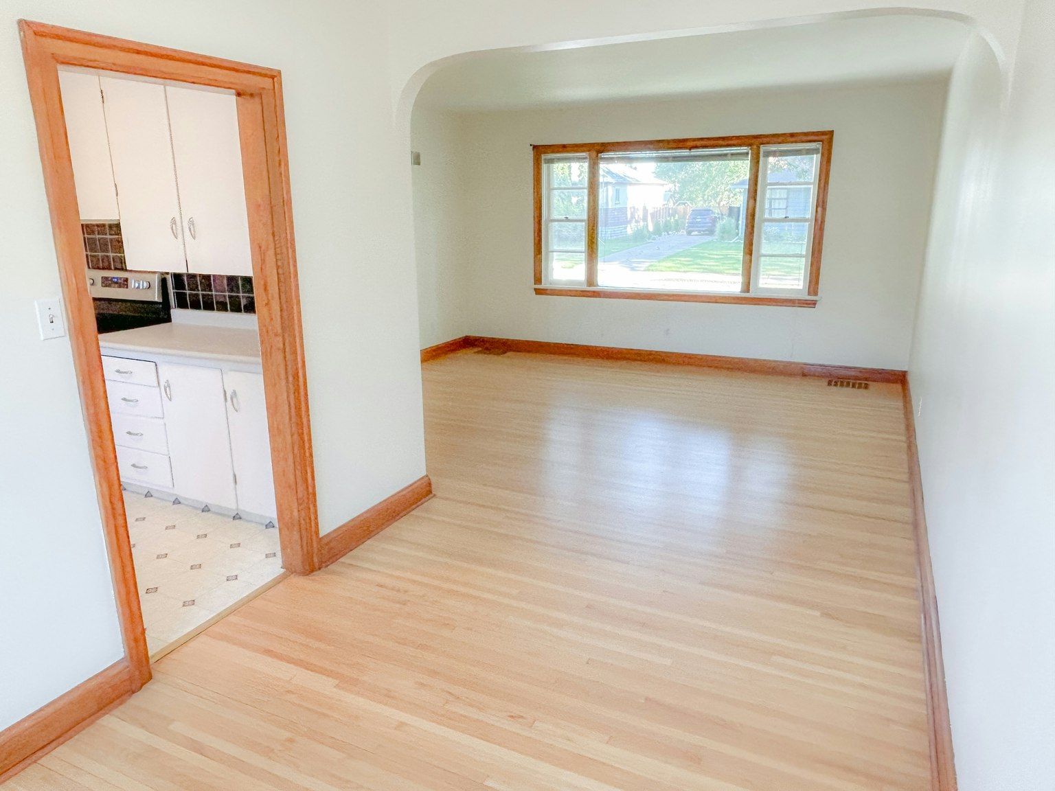 2712 A Sinton Avenue, Regina, SK, S4S 1K1 - 2