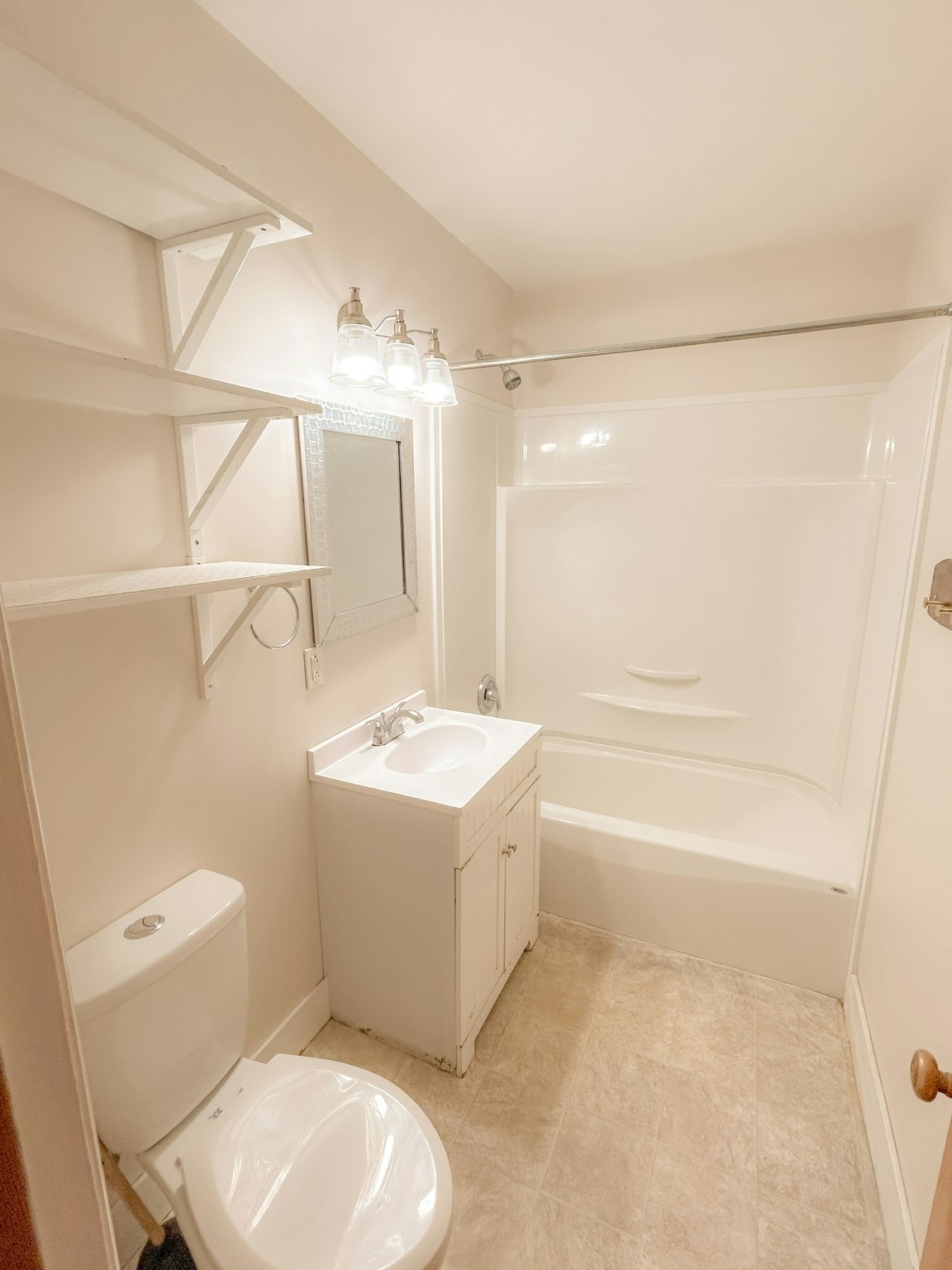 2712 A Sinton Avenue, Regina, SK, S4S 1K1 - 3