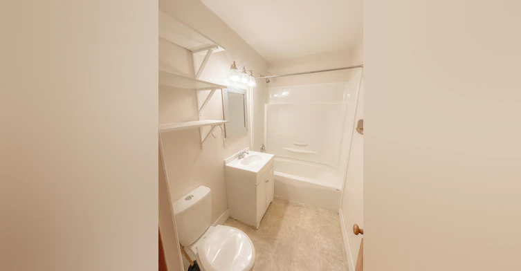 2712 A Sinton Avenue, Regina, SK, S4S 1K1 - 3