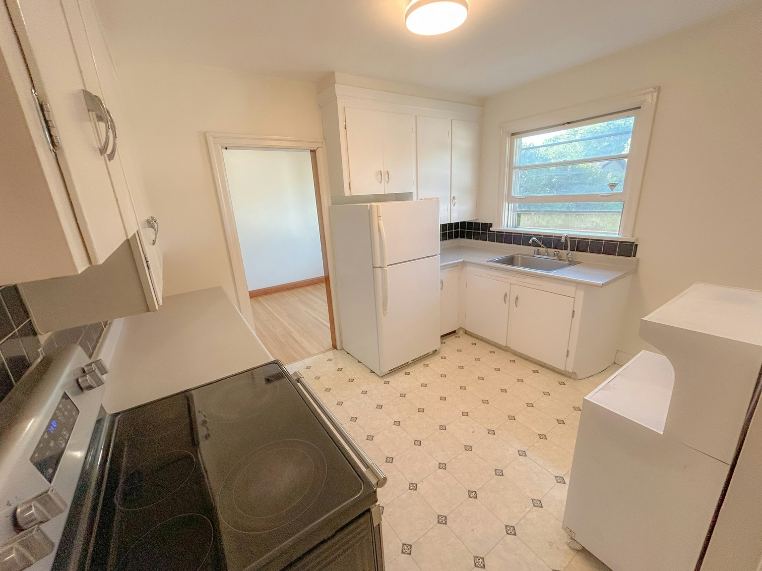 2712 A Sinton Avenue, Regina, SK, S4S 1K1 - 7
