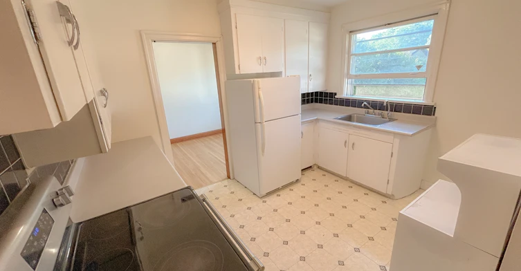 2712 A Sinton Avenue, Regina, SK, S4S 1K1 - 7