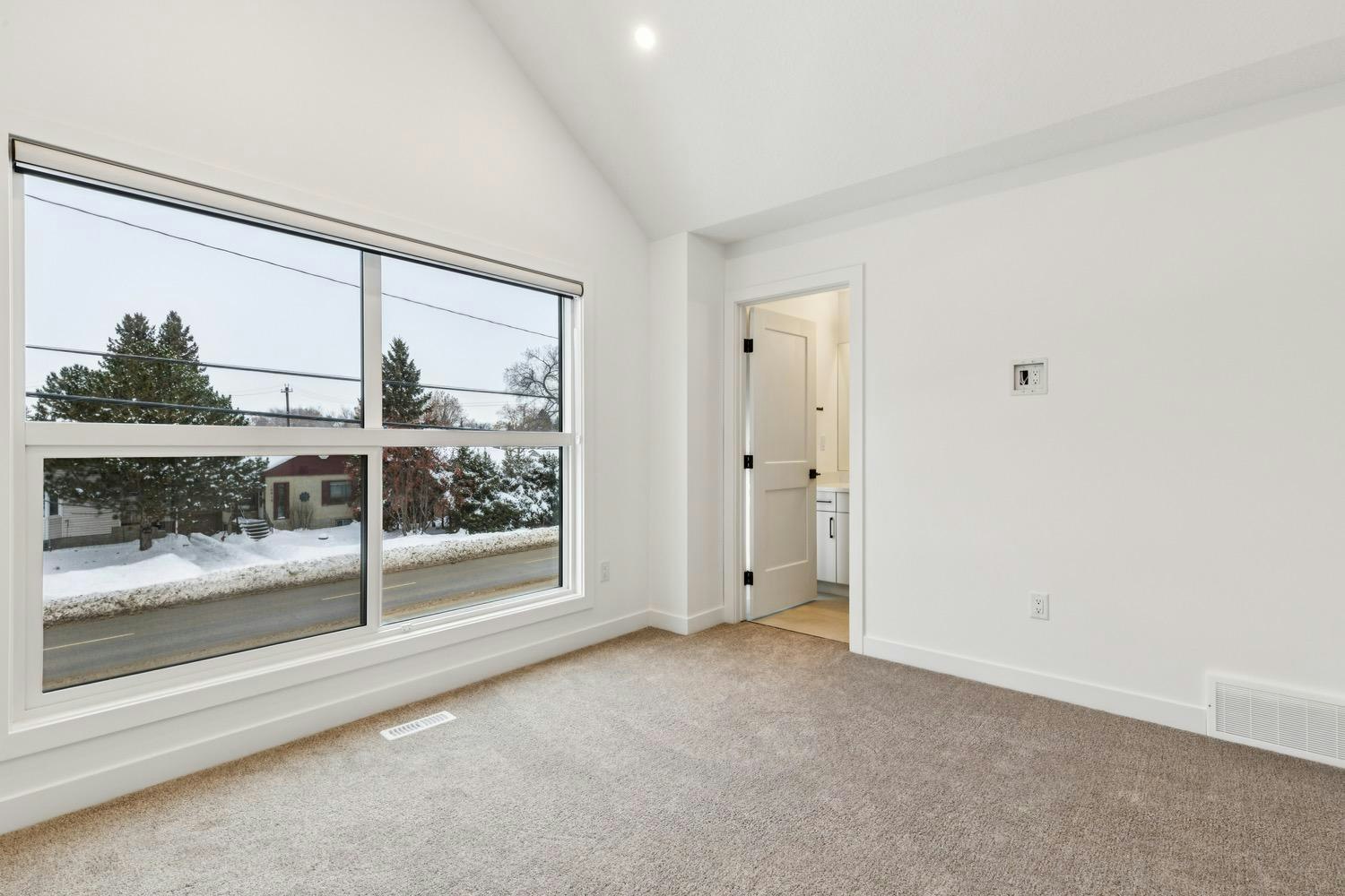 10611 142 Street Northwest, Edmonton, AB, T5N 1B2 - 16