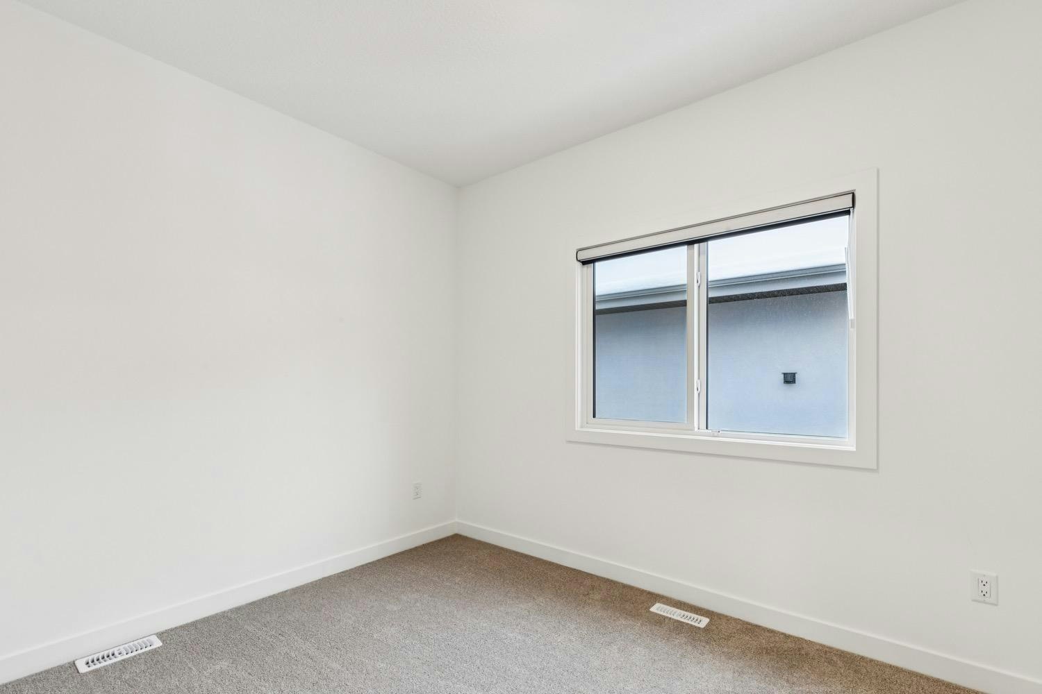 10611 142 Street Northwest, Edmonton, AB, T5N 1B2 - 11